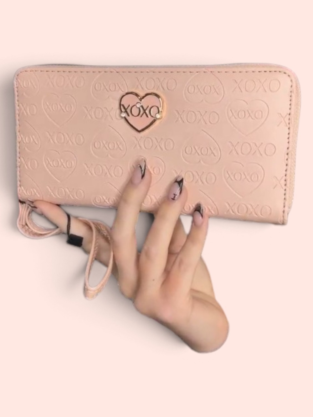 XOXO Embossed Heart Zip Around Wristlet Wallet - Blush Pink Nwt